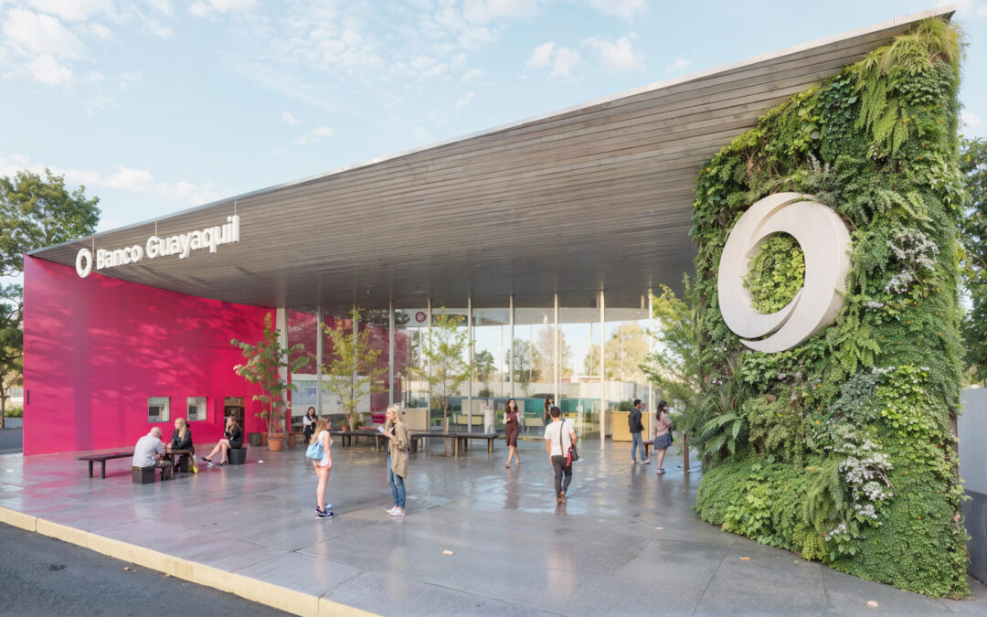 La Arquitectura como Experiencia Sensorial: Diseñando con Luz y Sombra